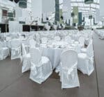 Coprisedia in taffetà bianco increspato per sedia Catering - immagine 4