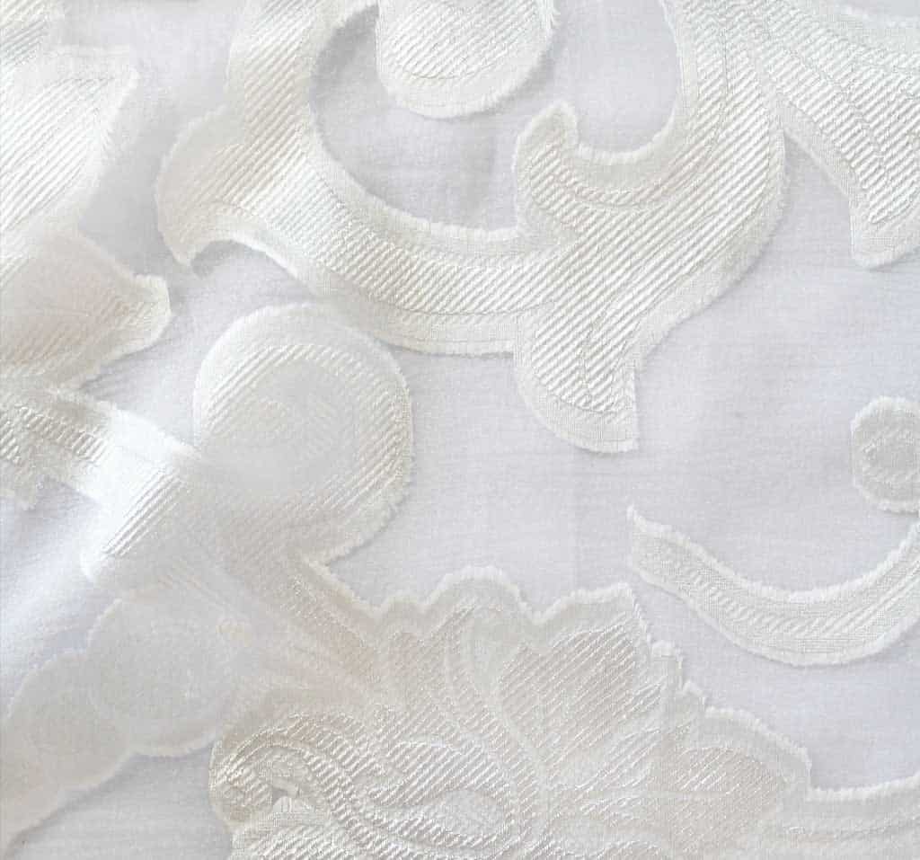 Copritavolo-panna-organza-220x220-cm Copritavolo panna organza 220x220 cm - immagine 1